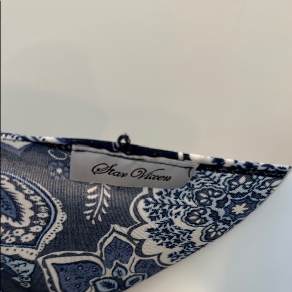 Star Vixen XL Floral Cold Shoulder Top in Navy and White - Picture 5 of 7